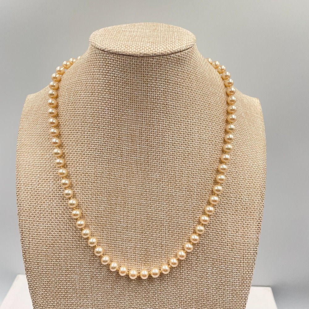Vintage Gold-Tone Classic Filigree Detail Mother Of Pearl Beaded Collar Necklace